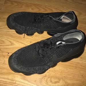 Nike vapormax shoes size 9.5